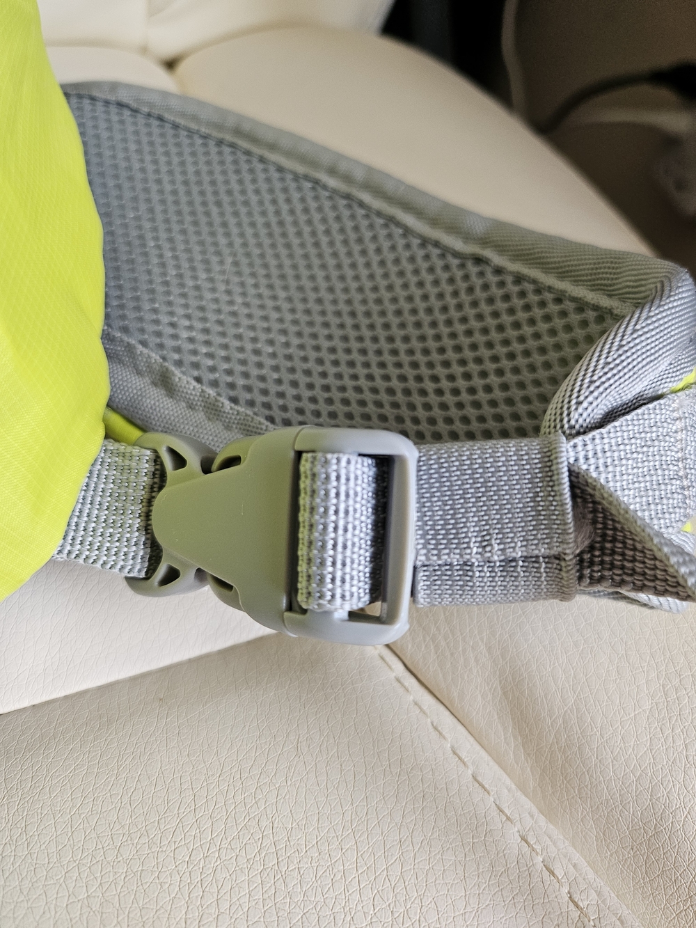 Eddie Bauer Lime Green Sling Backpack with Purple Accents - Picture 4 of 11